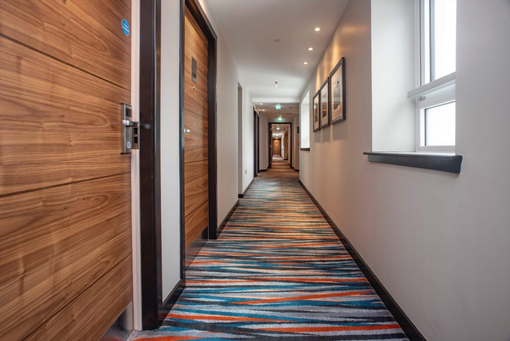 Ten Hill Place Hotel - corridor