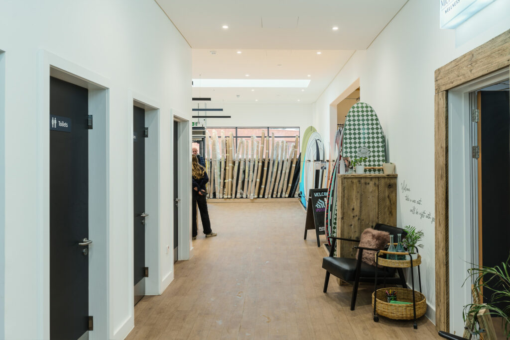 Lost shore surf resort after (3)