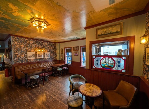 Harbour Inn (After 4)